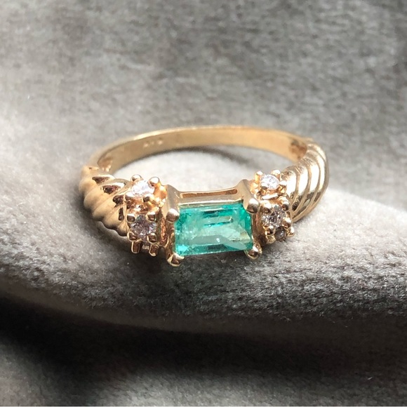 Emerald and diamond 14k ring - Picture 2 of 9